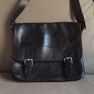 Leather messenger bag